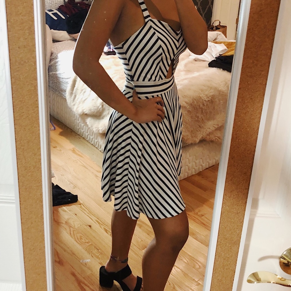 Pacsun | Black and white striped dress - Picture 4 of 4